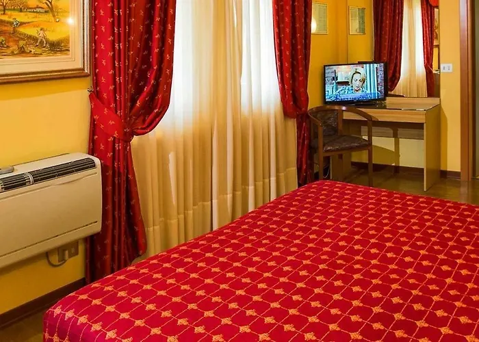 فندق Nazionale 3*